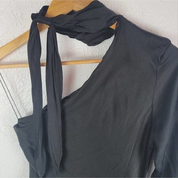 Young fabulous and broke NWT Febe Black One Shoulder Satin Maxi Dress SZ Small - Picture 5 of 11